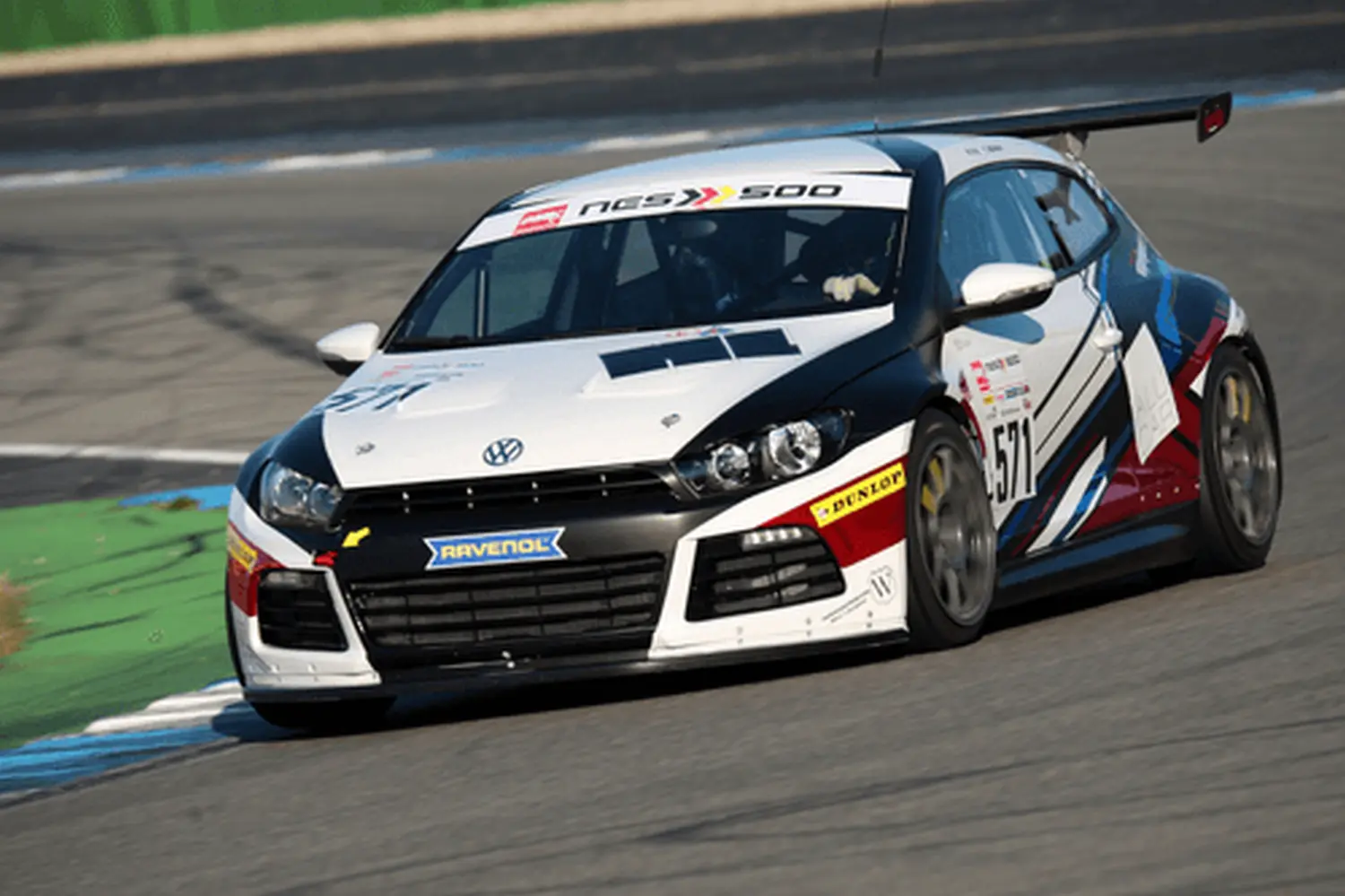 2019 NES500 & VLN